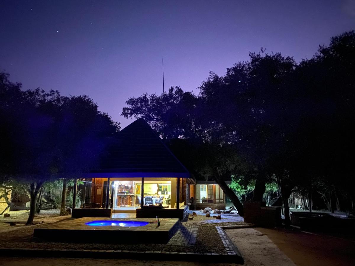 Twiga Lodge Mabalingwe Bela-Bela Exteriör bild