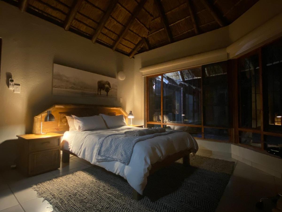 Twiga Lodge Mabalingwe Bela-Bela Exteriör bild