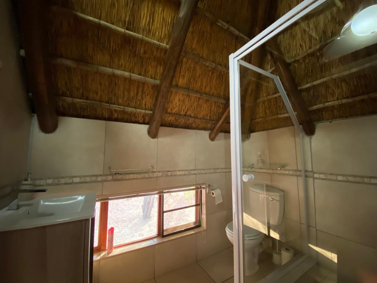 Twiga Lodge Mabalingwe Bela-Bela Exteriör bild